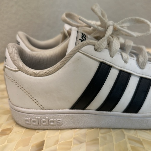Adidas kids sneakers 2.5 - Picture 3 of 12